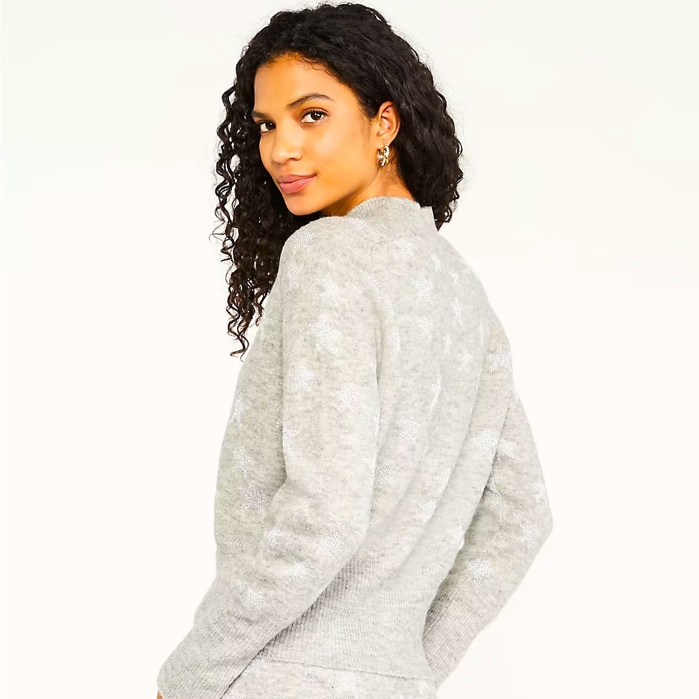 Ann Taylor grey sweater with stars XL